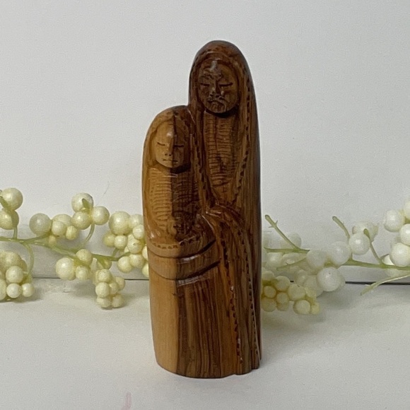 Holy Family Wooden Hand Carved Figures - Picture 7 of 13